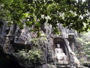 Statuen im Lingyin Tempel